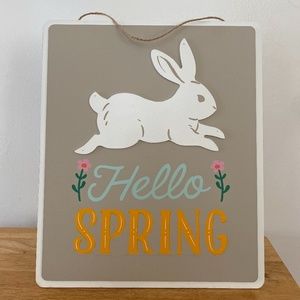 NWT “Hello Spring” Wood Sign 🌷
